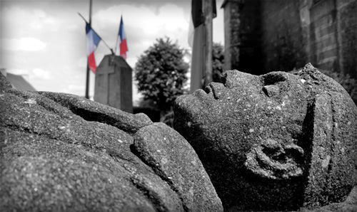 Gisant du monument aux morts
